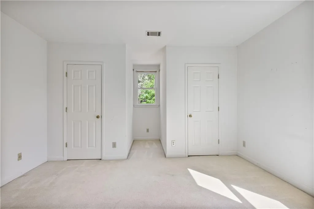 7700 Dunvegan Close, Atlanta, Georgia 30350, 4 Bedrooms Bedrooms, ,3 BathroomsBathrooms,Residential,Sold,7700 Dunvegan Close,7558651