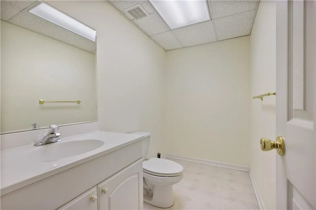 7700 Dunvegan Close, Atlanta, Georgia 30350, 4 Bedrooms Bedrooms, ,3 BathroomsBathrooms,Residential,Sold,7700 Dunvegan Close,7558651