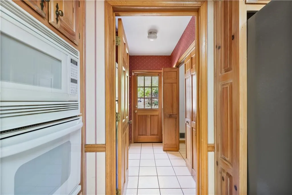 7700 Dunvegan Close, Atlanta, Georgia 30350, 4 Bedrooms Bedrooms, ,3 BathroomsBathrooms,Residential,Sold,7700 Dunvegan Close,7558651