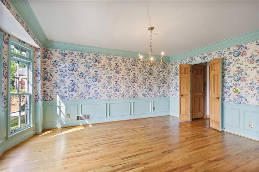 7700 Dunvegan Close, Atlanta, Georgia 30350, 4 Bedrooms Bedrooms, ,3 BathroomsBathrooms,Residential,Sold,7700 Dunvegan Close,7558651