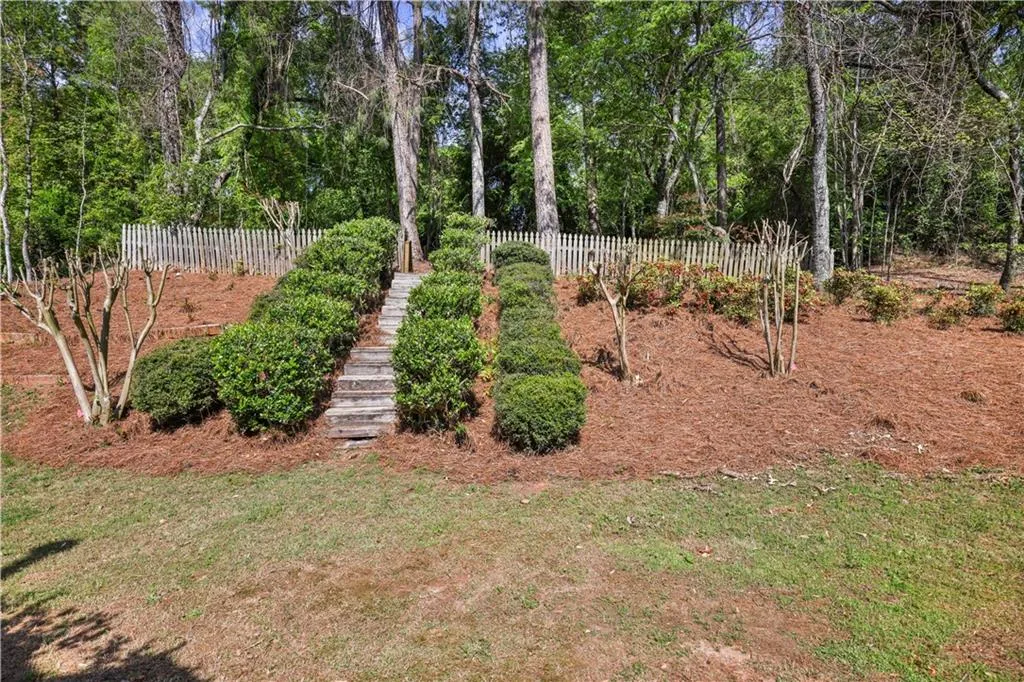 7700 Dunvegan Close, Atlanta, Georgia 30350, 4 Bedrooms Bedrooms, ,3 BathroomsBathrooms,Residential,Sold,7700 Dunvegan Close,7558651