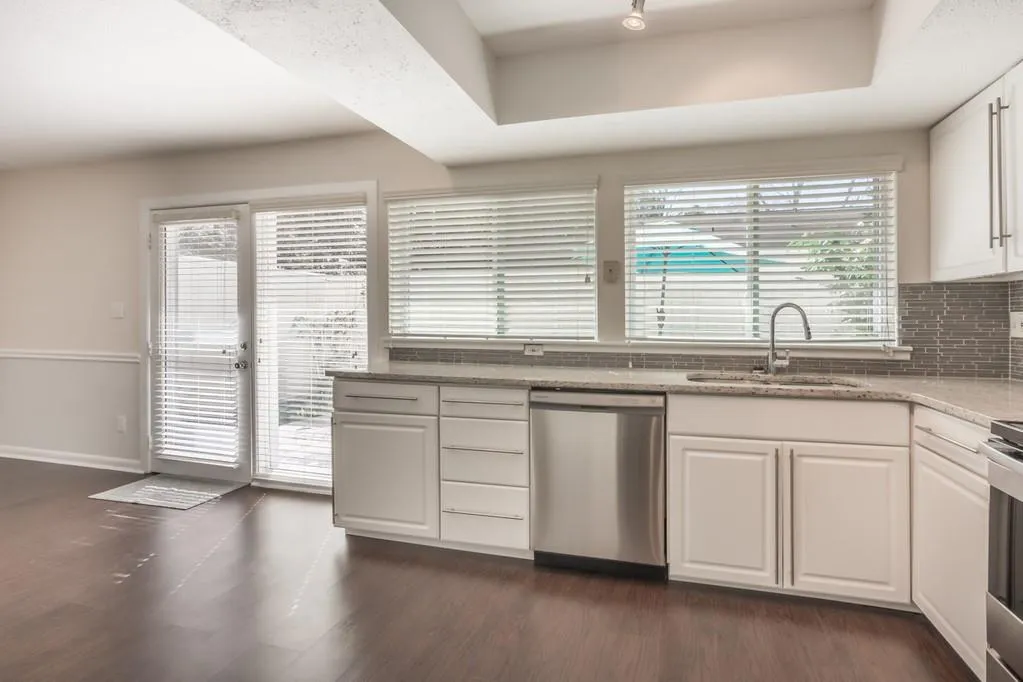 7114 Stonington Drive Ne, Sandy Springs, Georgia 30328, 3 Bedrooms Bedrooms, ,2 BathroomsBathrooms,Residential,Sold,7114 Stonington Drive Ne,6509231