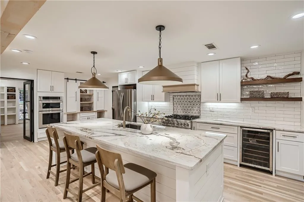 6240 Rivercliffe Drive, Sandy Springs, Georgia 30328, 5 Bedrooms Bedrooms, ,4 BathroomsBathrooms,Residential,Sold,6240 Rivercliffe Drive,7121873