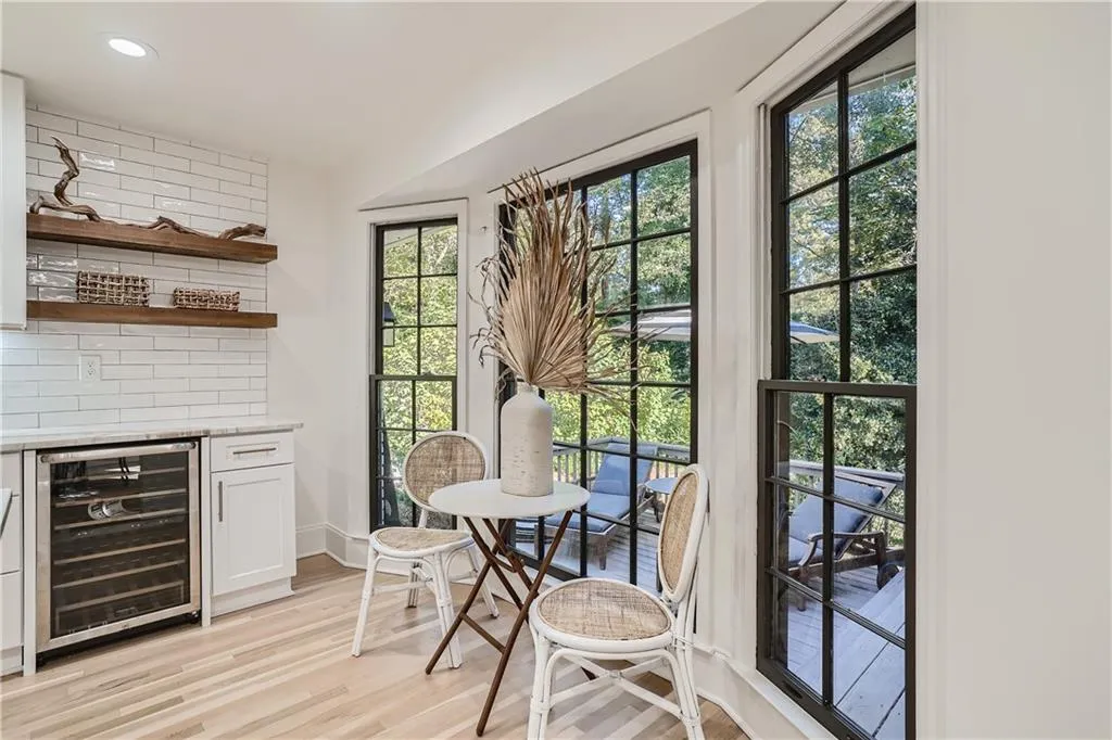 6240 Rivercliffe Drive, Sandy Springs, Georgia 30328, 5 Bedrooms Bedrooms, ,4 BathroomsBathrooms,Residential,Sold,6240 Rivercliffe Drive,7121873