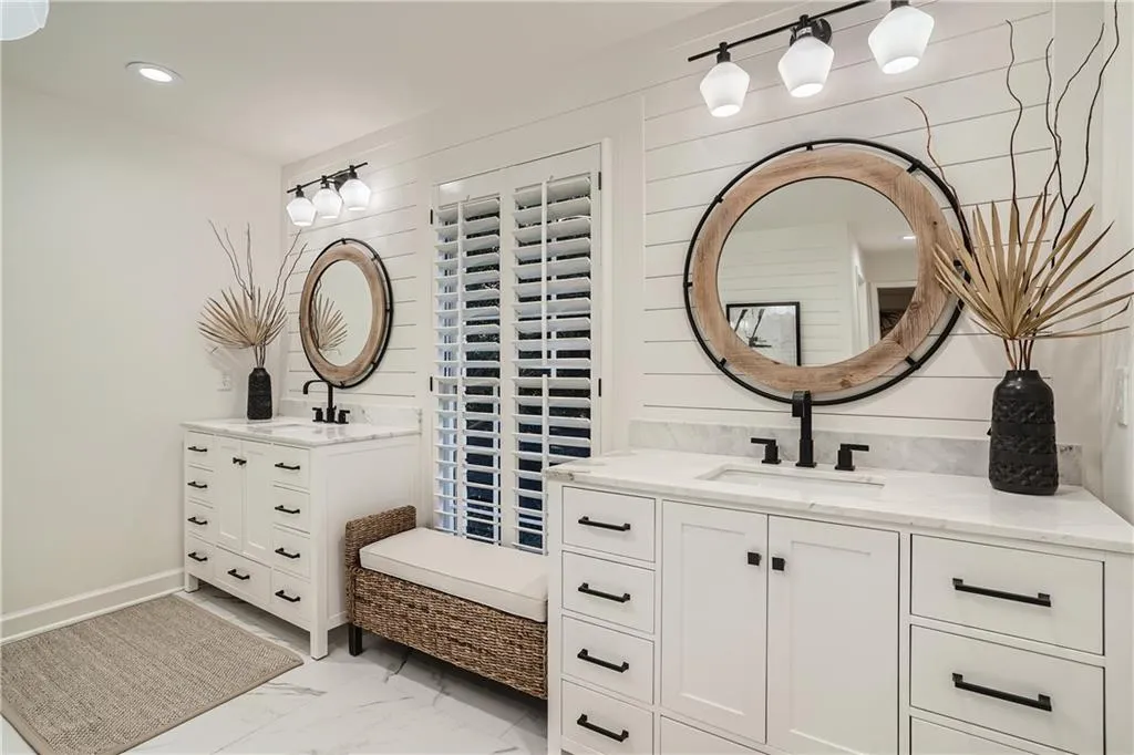 6240 Rivercliffe Drive, Sandy Springs, Georgia 30328, 5 Bedrooms Bedrooms, ,4 BathroomsBathrooms,Residential,Sold,6240 Rivercliffe Drive,7121873