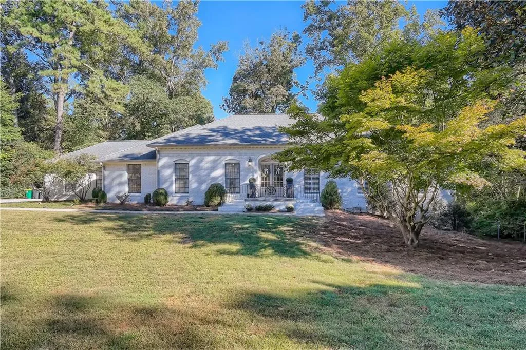 6240 Rivercliffe Drive, Sandy Springs, Georgia 30328, 5 Bedrooms Bedrooms, ,4 BathroomsBathrooms,Residential,Sold,6240 Rivercliffe Drive,7121873