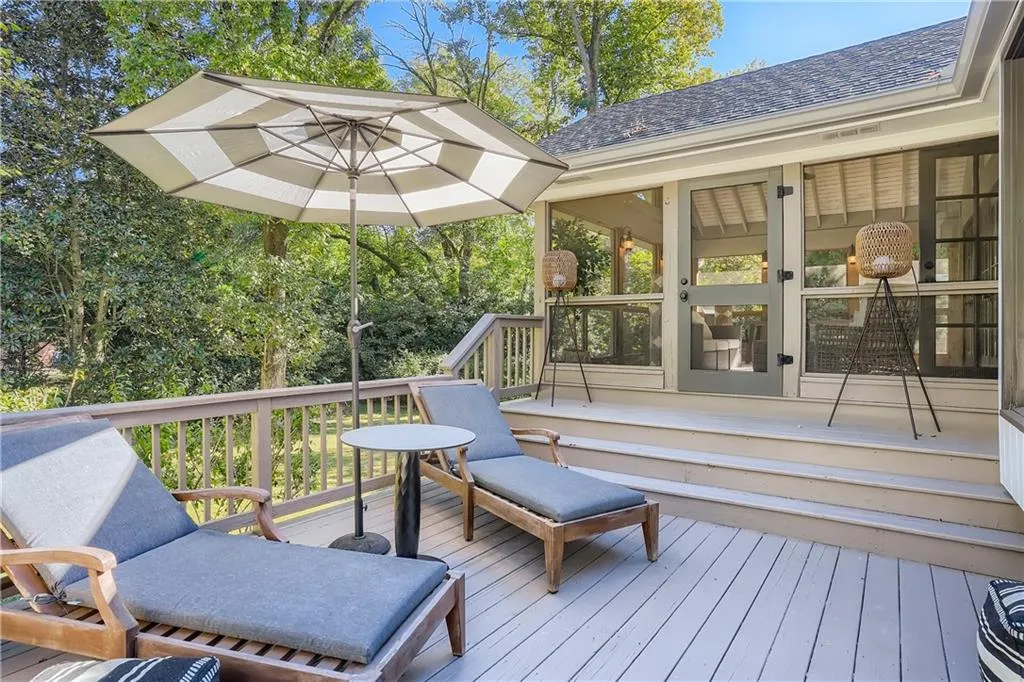 6240 Rivercliffe Drive, Sandy Springs, Georgia 30328, 5 Bedrooms Bedrooms, ,4 BathroomsBathrooms,Residential,Sold,6240 Rivercliffe Drive,7121873