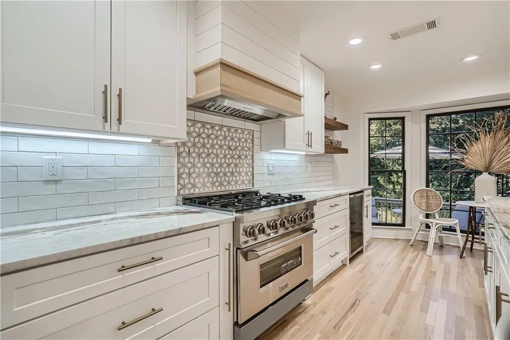 6240 Rivercliffe Drive, Sandy Springs, Georgia 30328, 5 Bedrooms Bedrooms, ,4 BathroomsBathrooms,Residential,Sold,6240 Rivercliffe Drive,7121873