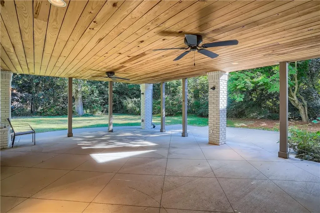 6240 Rivercliffe Drive, Sandy Springs, Georgia 30328, 5 Bedrooms Bedrooms, ,4 BathroomsBathrooms,Residential,Sold,6240 Rivercliffe Drive,7121873