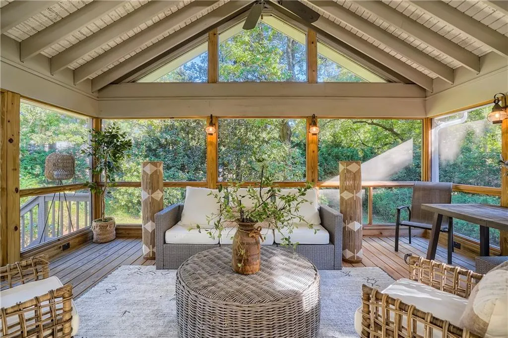 6240 Rivercliffe Drive, Sandy Springs, Georgia 30328, 5 Bedrooms Bedrooms, ,4 BathroomsBathrooms,Residential,Sold,6240 Rivercliffe Drive,7121873