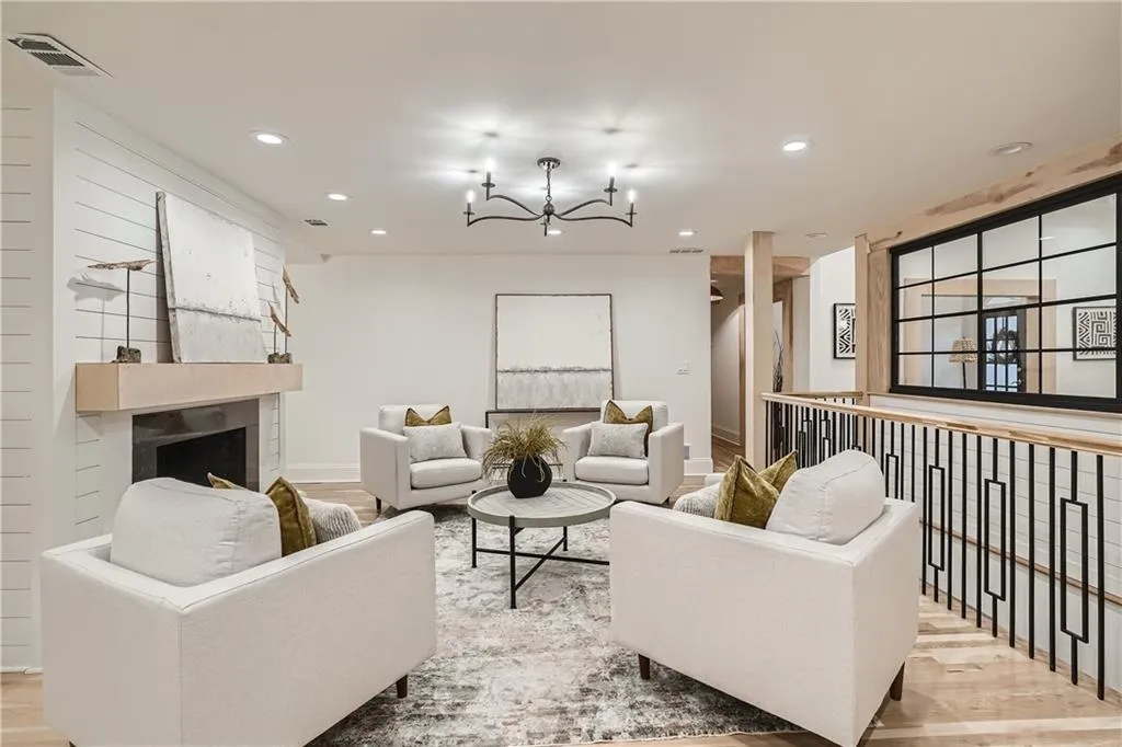 6240 Rivercliffe Drive, Sandy Springs, Georgia 30328, 5 Bedrooms Bedrooms, ,4 BathroomsBathrooms,Residential,Sold,6240 Rivercliffe Drive,7121873