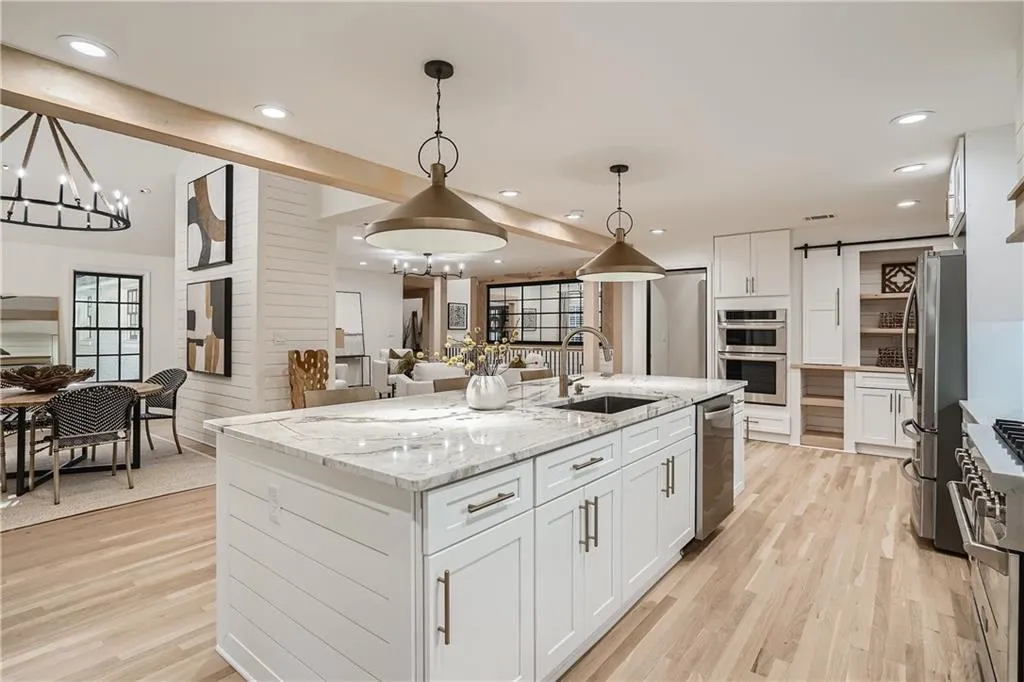 6240 Rivercliffe Drive, Sandy Springs, Georgia 30328, 5 Bedrooms Bedrooms, ,4 BathroomsBathrooms,Residential,Sold,6240 Rivercliffe Drive,7121873