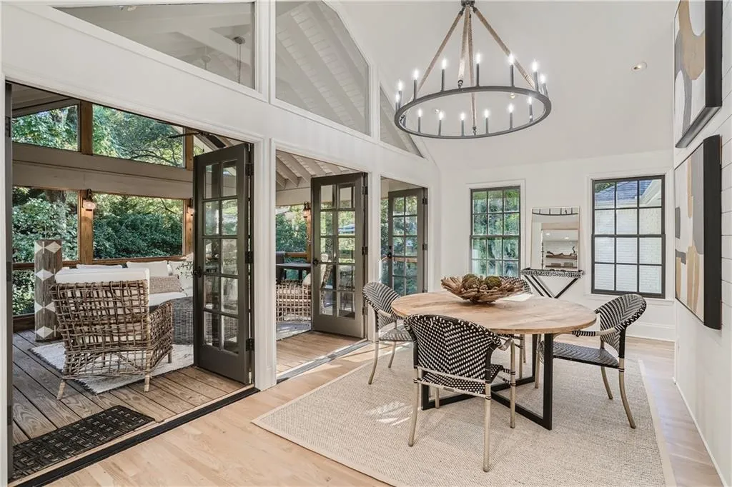 6240 Rivercliffe Drive, Sandy Springs, Georgia 30328, 5 Bedrooms Bedrooms, ,4 BathroomsBathrooms,Residential,Sold,6240 Rivercliffe Drive,7121873