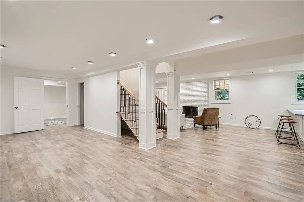 6240 Rivercliffe Drive, Sandy Springs, Georgia 30328, 5 Bedrooms Bedrooms, ,4 BathroomsBathrooms,Residential,Sold,6240 Rivercliffe Drive,7121873