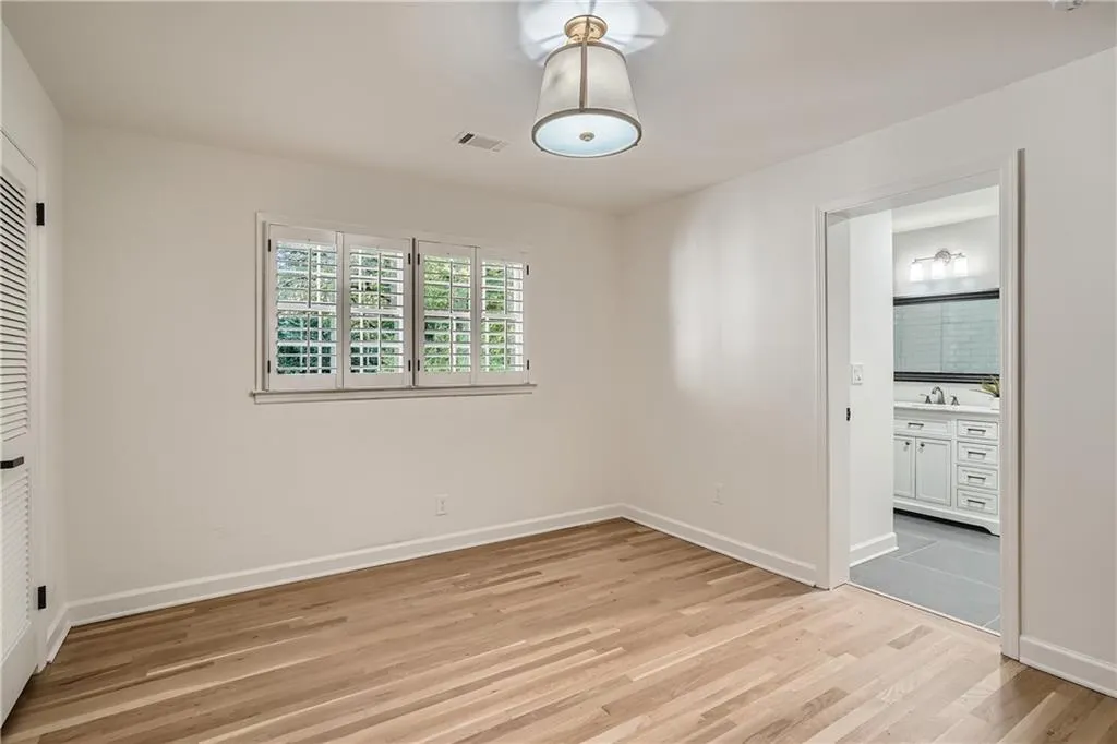 6240 Rivercliffe Drive, Sandy Springs, Georgia 30328, 5 Bedrooms Bedrooms, ,4 BathroomsBathrooms,Residential,Sold,6240 Rivercliffe Drive,7121873