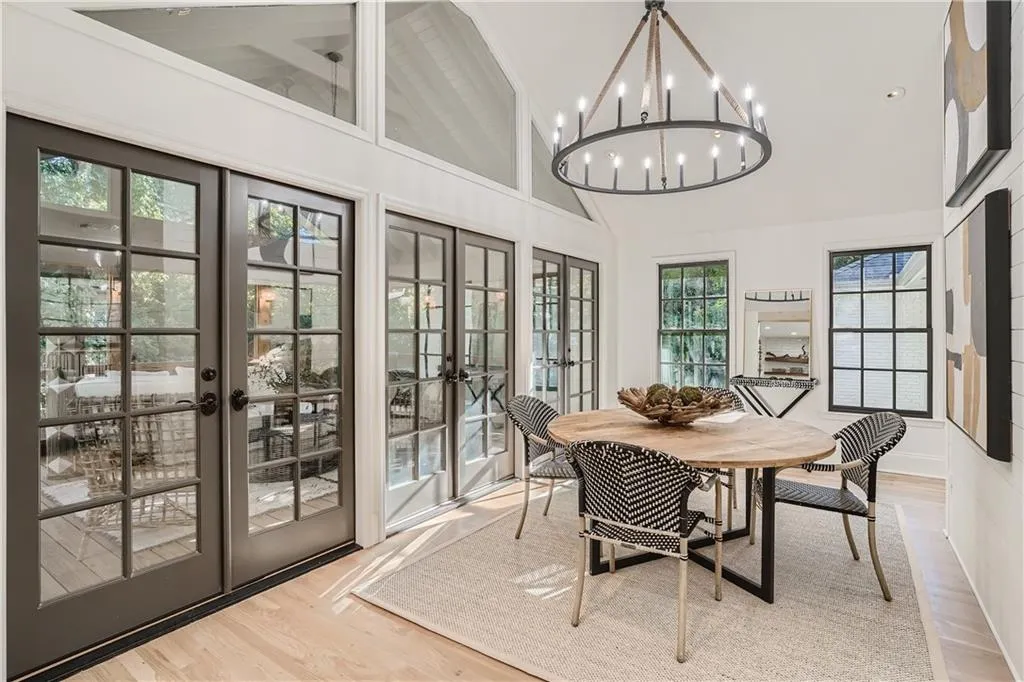 6240 Rivercliffe Drive, Sandy Springs, Georgia 30328, 5 Bedrooms Bedrooms, ,4 BathroomsBathrooms,Residential,Sold,6240 Rivercliffe Drive,7121873