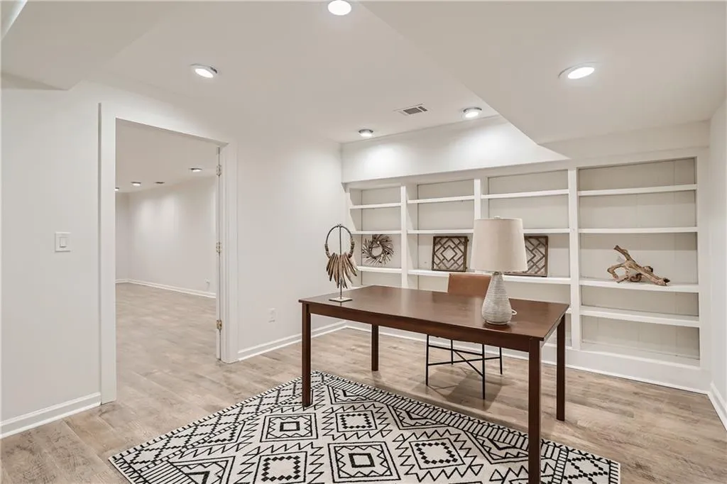 6240 Rivercliffe Drive, Sandy Springs, Georgia 30328, 5 Bedrooms Bedrooms, ,4 BathroomsBathrooms,Residential,Sold,6240 Rivercliffe Drive,7121873