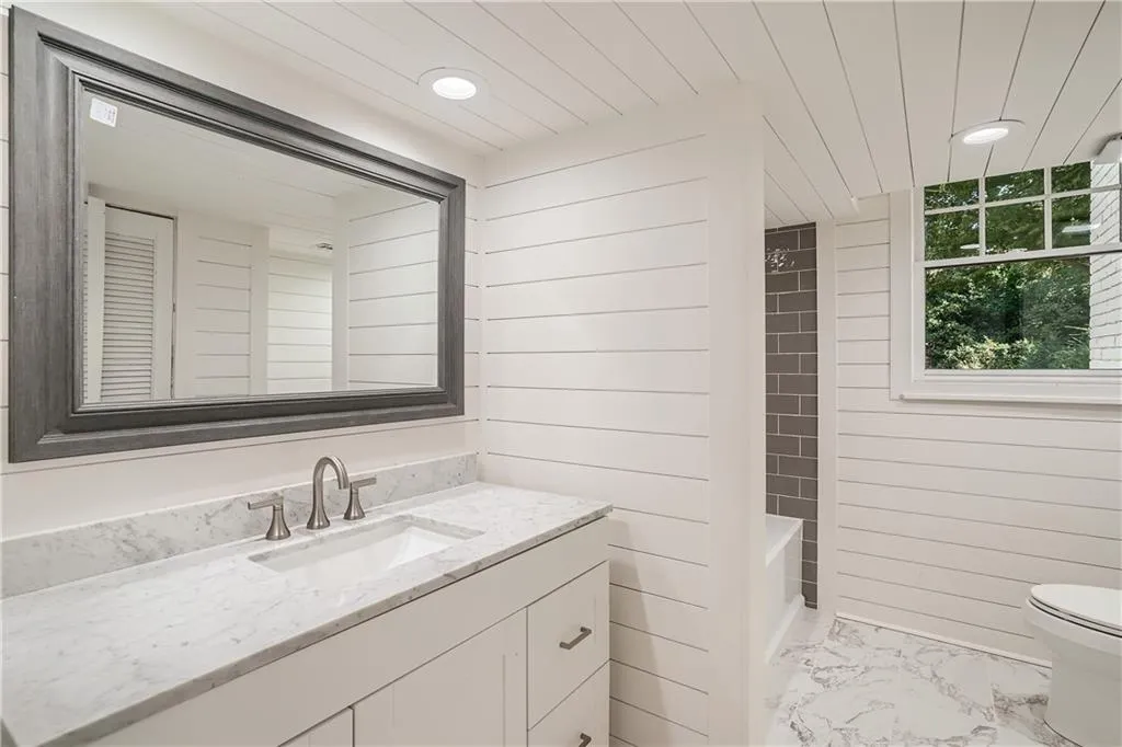 6240 Rivercliffe Drive, Sandy Springs, Georgia 30328, 5 Bedrooms Bedrooms, ,4 BathroomsBathrooms,Residential,Sold,6240 Rivercliffe Drive,7121873