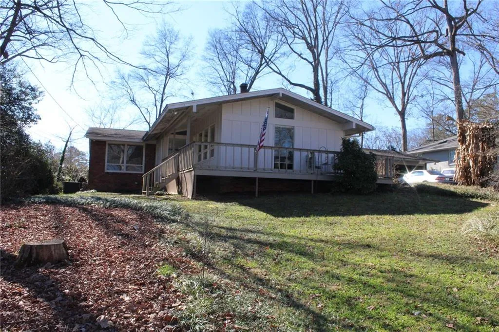 375 Highbrook Drive, Atlanta, Georgia 30342, 3 Bedrooms Bedrooms, ,2 BathroomsBathrooms,Residential,Sold,375 Highbrook Drive,5642217