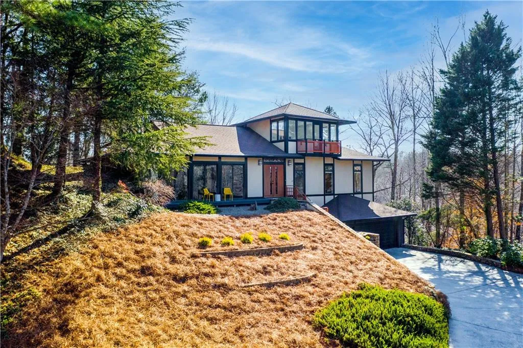 29 Wing Mill Road, Sandy Springs, Georgia 30350, 4 Bedrooms Bedrooms, ,3 BathroomsBathrooms,Residential,Sold,29 Wing Mill Road,6995255