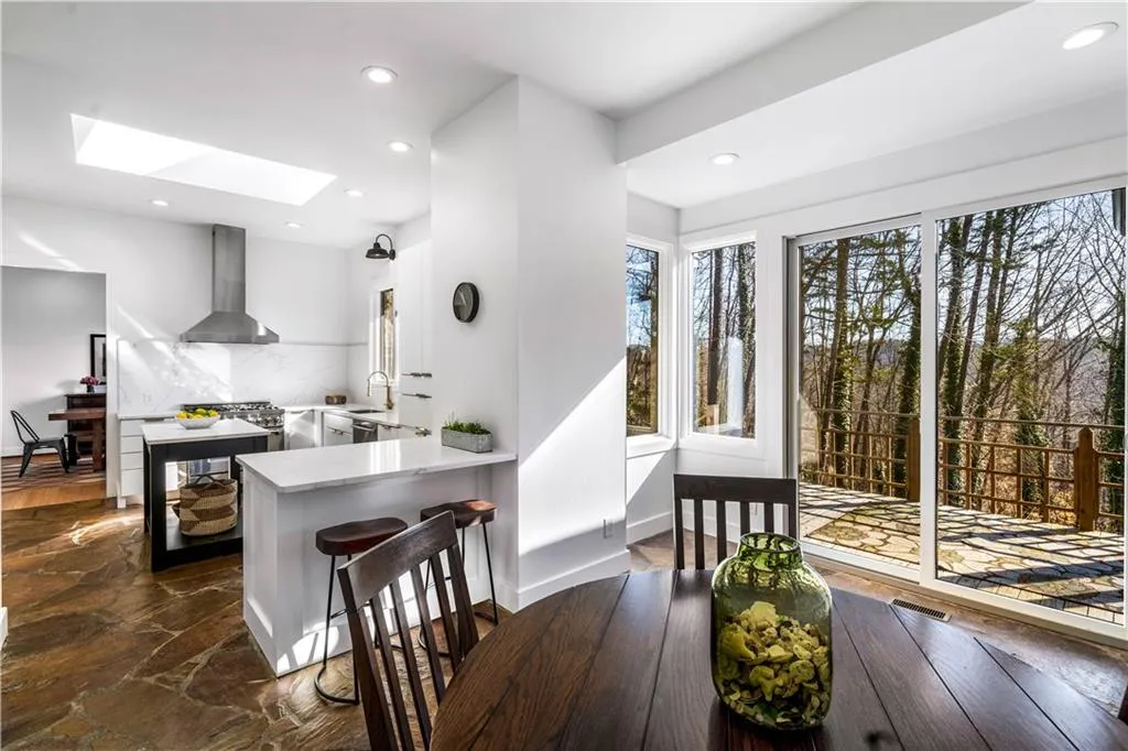 29 Wing Mill Road, Sandy Springs, Georgia 30350, 4 Bedrooms Bedrooms, ,3 BathroomsBathrooms,Residential,Sold,29 Wing Mill Road,6995255