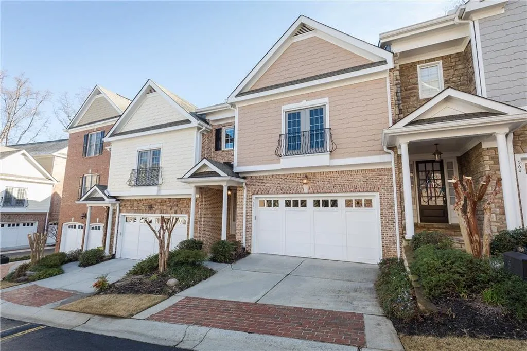 5492 Glenridge Drive Unit 560, Atlanta, Georgia 30342, 4 Bedrooms Bedrooms, ,3 BathroomsBathrooms,Residential,Sold,5492 Glenridge Drive Unit 560,6125219