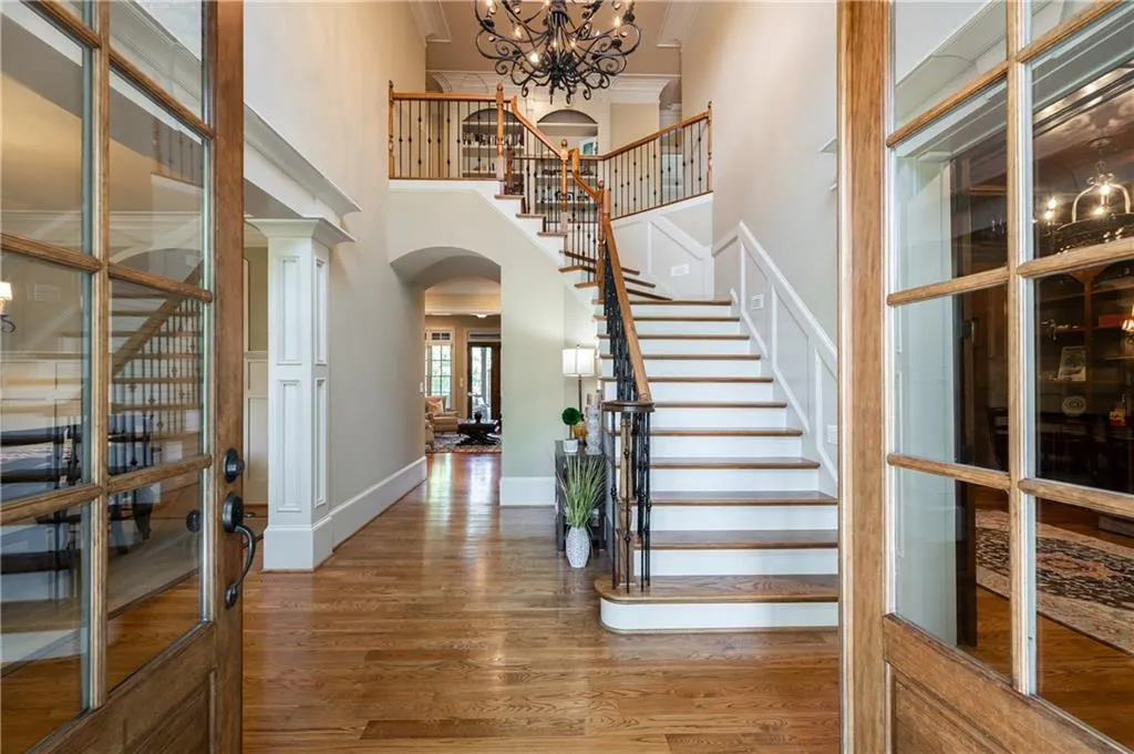 5035 Lake Forrest Drive Ne, Sandy Springs, Georgia 30342, 6 Bedrooms Bedrooms, ,6 BathroomsBathrooms,Residential,Sold,5035 Lake Forrest Drive Ne,6764639