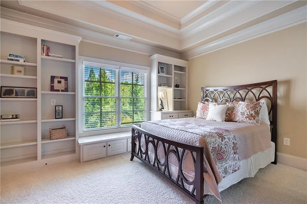 5035 Lake Forrest Drive Ne, Sandy Springs, Georgia 30342, 6 Bedrooms Bedrooms, ,6 BathroomsBathrooms,Residential,Sold,5035 Lake Forrest Drive Ne,6764639