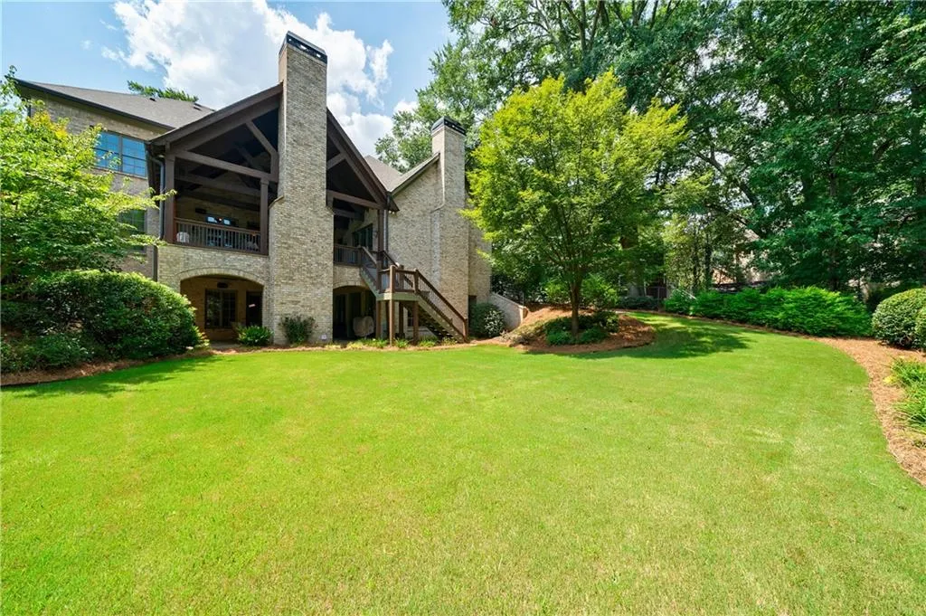 5035 Lake Forrest Drive Ne, Sandy Springs, Georgia 30342, 6 Bedrooms Bedrooms, ,6 BathroomsBathrooms,Residential,Sold,5035 Lake Forrest Drive Ne,6764639
