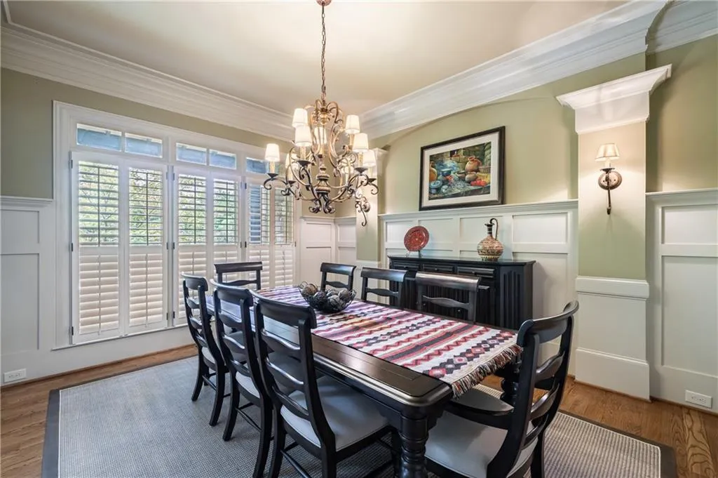 5035 Lake Forrest Drive Ne, Sandy Springs, Georgia 30342, 6 Bedrooms Bedrooms, ,6 BathroomsBathrooms,Residential,Sold,5035 Lake Forrest Drive Ne,6764639