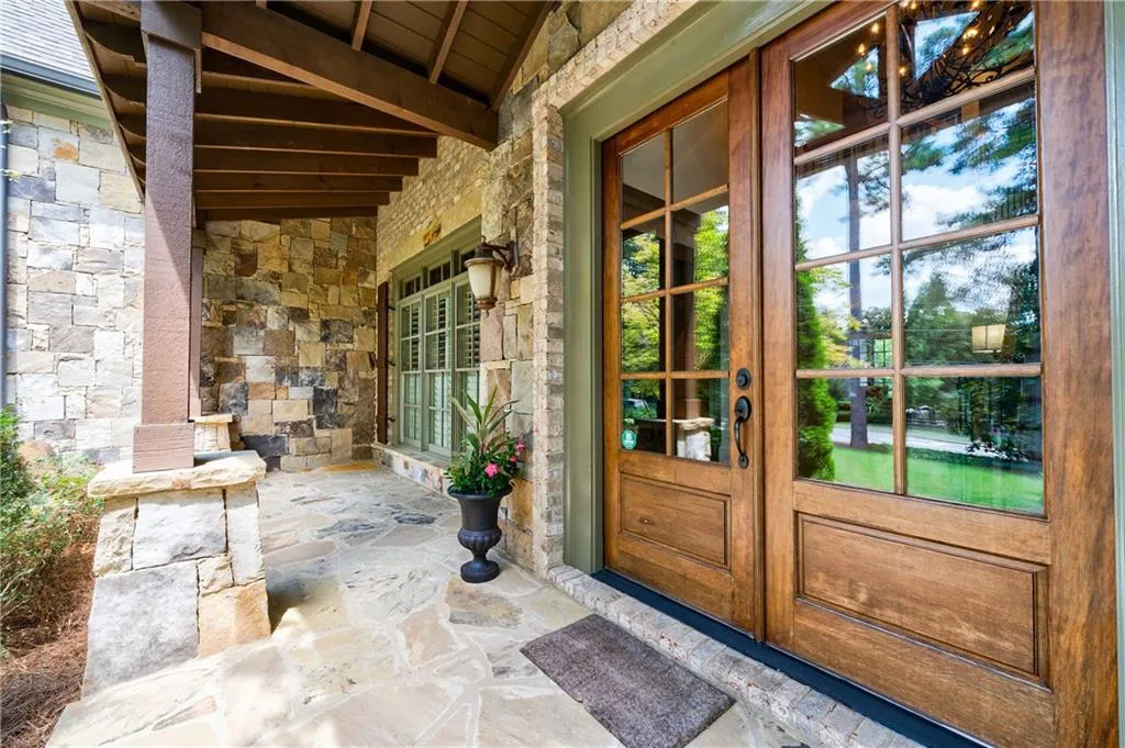 5035 Lake Forrest Drive Ne, Sandy Springs, Georgia 30342, 6 Bedrooms Bedrooms, ,6 BathroomsBathrooms,Residential,Sold,5035 Lake Forrest Drive Ne,6764639