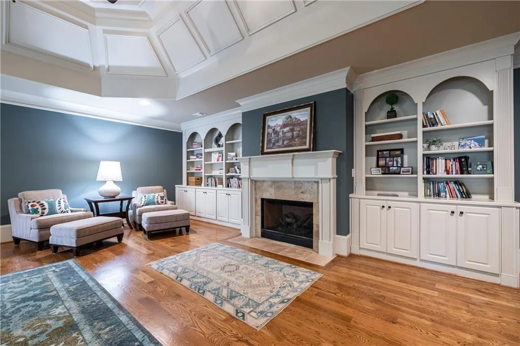 5035 Lake Forrest Drive Ne, Sandy Springs, Georgia 30342, 6 Bedrooms Bedrooms, ,6 BathroomsBathrooms,Residential,Sold,5035 Lake Forrest Drive Ne,6764639