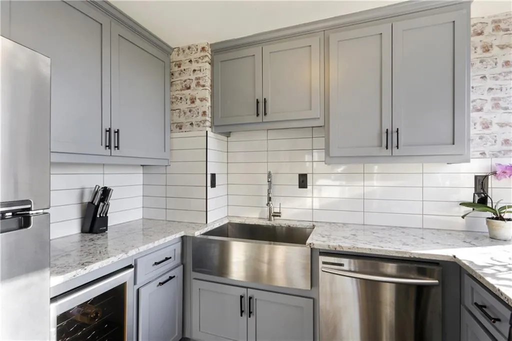 2479 Peachtree Road Ne Unit 1216, Atlanta, Georgia 30305, 2 Bedrooms Bedrooms, ,2 BathroomsBathrooms,Residential,Sold,2479 Peachtree Road Ne Unit 1216,6510823