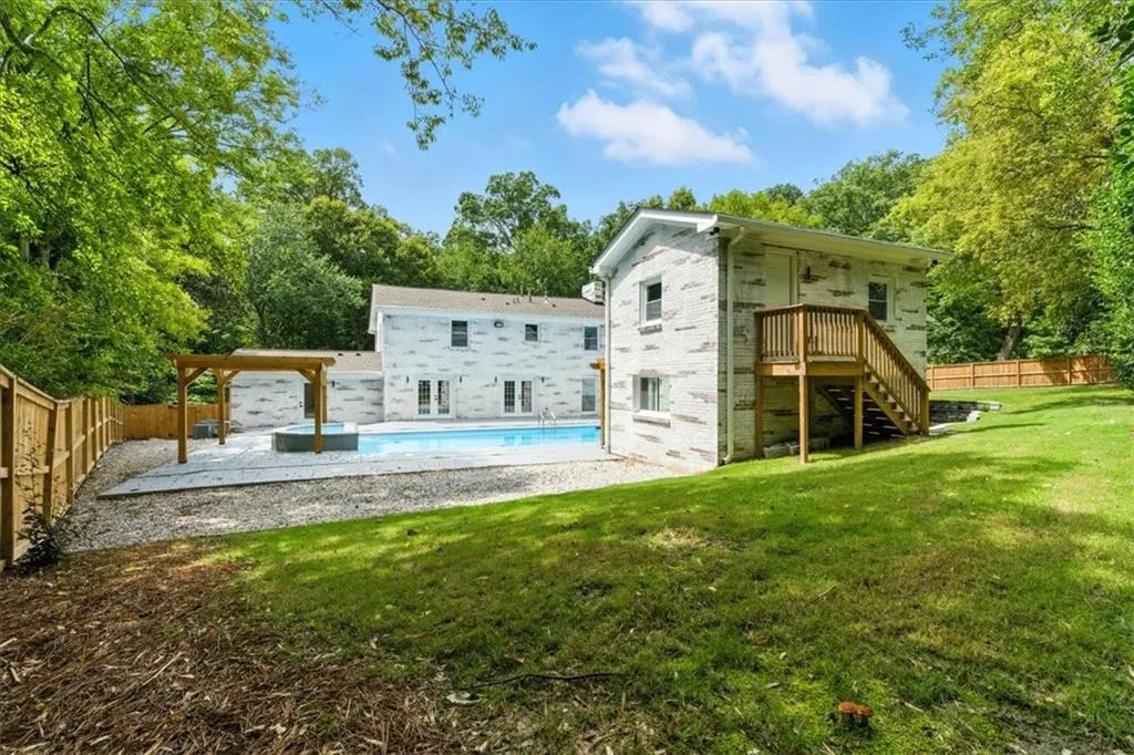 4395 Woodland Brook Drive Se, Atlanta, Georgia 30339, 7 Bedrooms Bedrooms, ,6 BathroomsBathrooms,Residential,For Sale,4395 Woodland Brook Drive Se,7635721