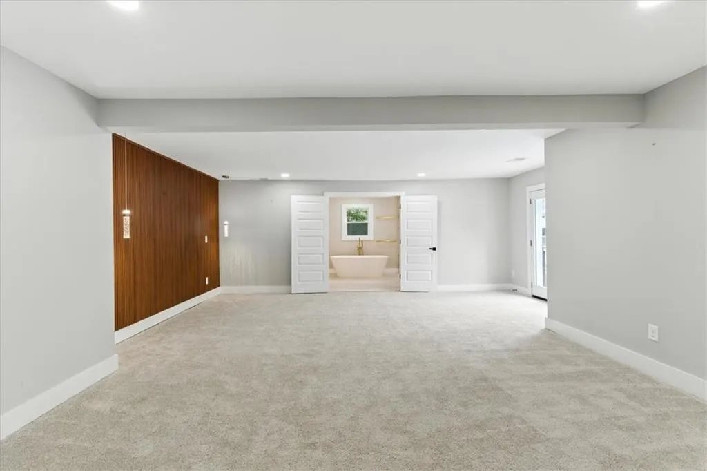 4395 Woodland Brook Drive Se, Atlanta, Georgia 30339, 7 Bedrooms Bedrooms, ,6 BathroomsBathrooms,Residential,For Sale,4395 Woodland Brook Drive Se,7635721