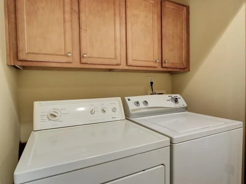 708 Creekgarden Court, Atlanta, Georgia 30339, 4 Bedrooms Bedrooms, ,4 BathroomsBathrooms,Residential,Sold,708 Creekgarden Court,5926109