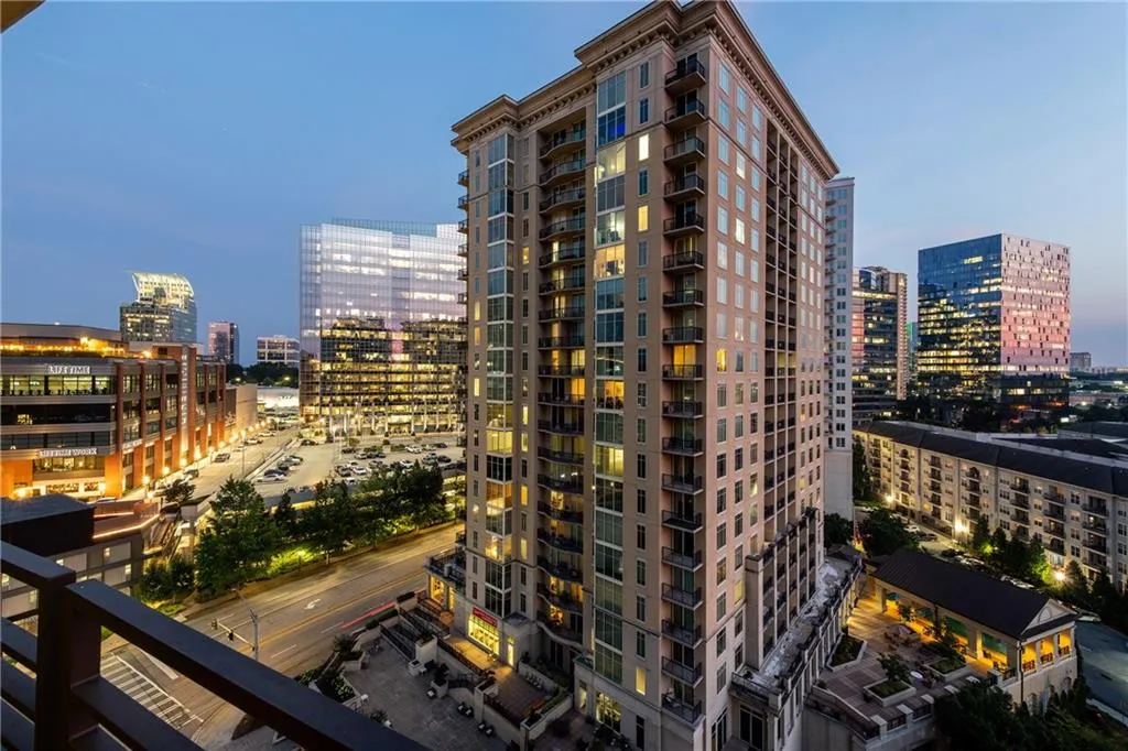 700 Park Regency Place Ne Unit 1605, Atlanta, Georgia 30326, 3 Bedrooms Bedrooms, ,3 BathroomsBathrooms,Residential,For Sale,700 Park Regency Place Ne Unit 1605,7602800