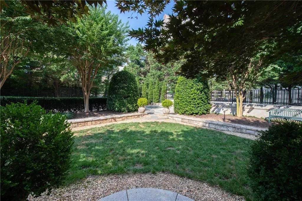 700 Park Regency Place Ne Unit 1605, Atlanta, Georgia 30326, 3 Bedrooms Bedrooms, ,3 BathroomsBathrooms,Residential,For Sale,700 Park Regency Place Ne Unit 1605,7602800