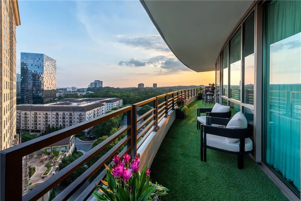 700 Park Regency Place Ne Unit 1605, Atlanta, Georgia 30326, 3 Bedrooms Bedrooms, ,3 BathroomsBathrooms,Residential,For Sale,700 Park Regency Place Ne Unit 1605,7602800