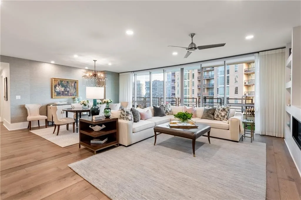 700 Park Regency Place Ne Unit 1605, Atlanta, Georgia 30326, 3 Bedrooms Bedrooms, ,3 BathroomsBathrooms,Residential,For Sale,700 Park Regency Place Ne Unit 1605,7602800