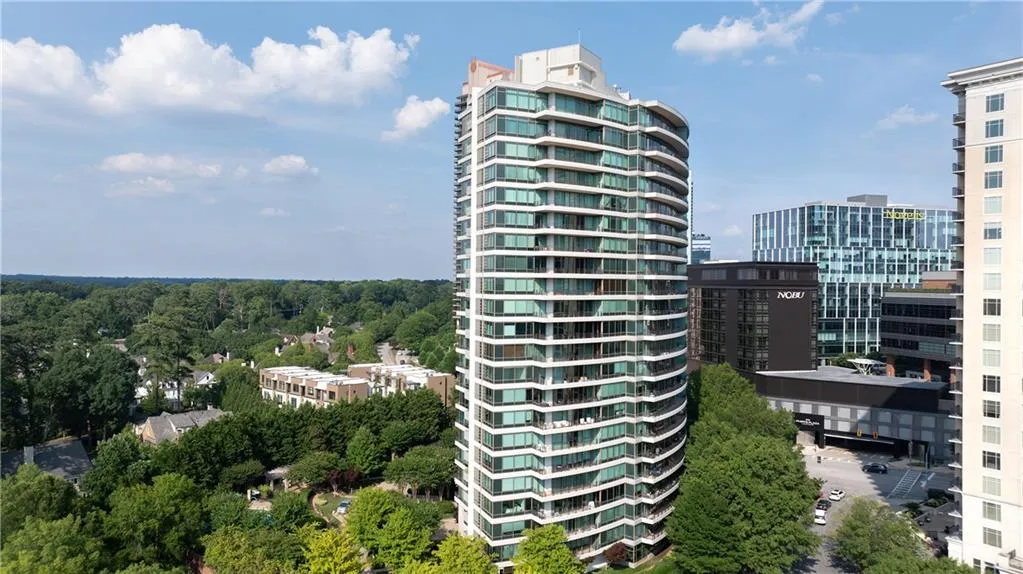 700 Park Regency Place Ne Unit 1605, Atlanta, Georgia 30326, 3 Bedrooms Bedrooms, ,3 BathroomsBathrooms,Residential,For Sale,700 Park Regency Place Ne Unit 1605,7602800