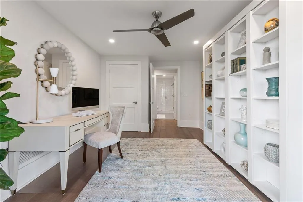 700 Park Regency Place Ne Unit 1605, Atlanta, Georgia 30326, 3 Bedrooms Bedrooms, ,3 BathroomsBathrooms,Residential,For Sale,700 Park Regency Place Ne Unit 1605,7602800