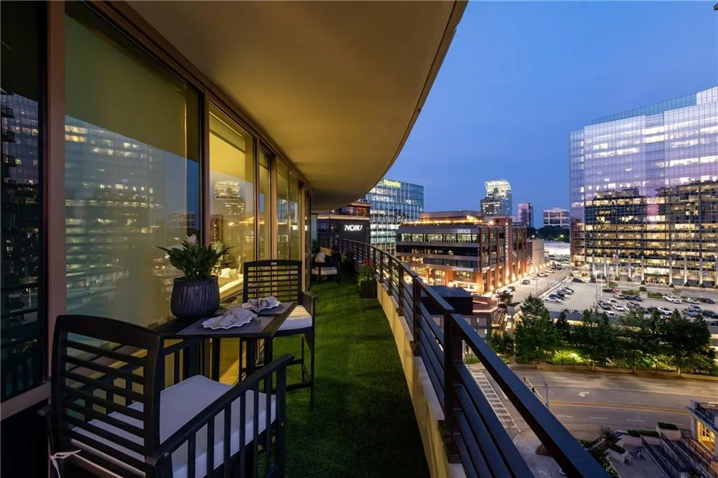 700 Park Regency Place Ne Unit 1605, Atlanta, Georgia 30326, 3 Bedrooms Bedrooms, ,3 BathroomsBathrooms,Residential,For Sale,700 Park Regency Place Ne Unit 1605,7602800