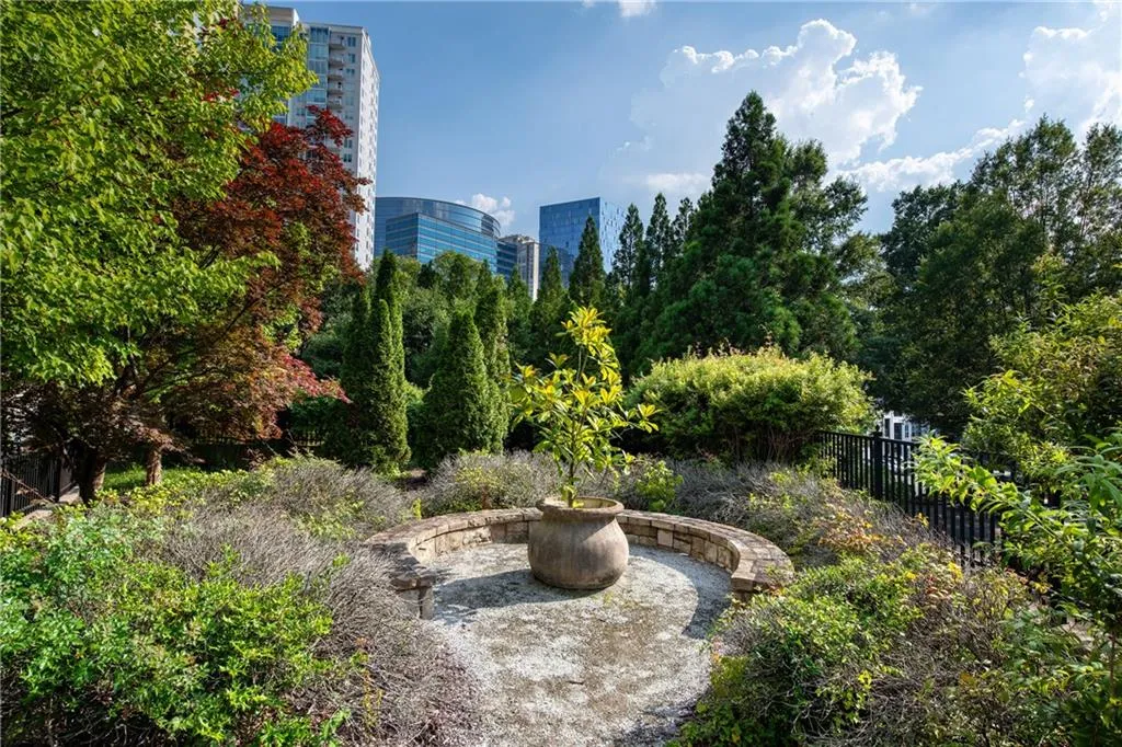 700 Park Regency Place Ne Unit 1605, Atlanta, Georgia 30326, 3 Bedrooms Bedrooms, ,3 BathroomsBathrooms,Residential,For Sale,700 Park Regency Place Ne Unit 1605,7602800