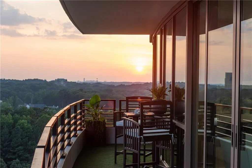 700 Park Regency Place Ne Unit 1605, Atlanta, Georgia 30326, 3 Bedrooms Bedrooms, ,3 BathroomsBathrooms,Residential,For Sale,700 Park Regency Place Ne Unit 1605,7602800