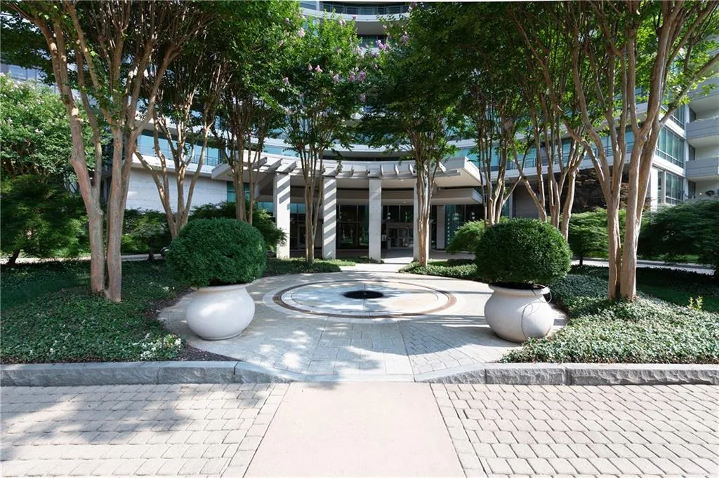 700 Park Regency Place Ne Unit 1605, Atlanta, Georgia 30326, 3 Bedrooms Bedrooms, ,3 BathroomsBathrooms,Residential,For Sale,700 Park Regency Place Ne Unit 1605,7602800