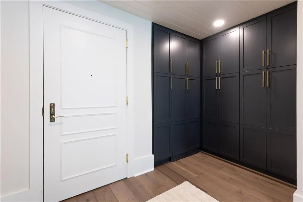 700 Park Regency Place Ne Unit 1605, Atlanta, Georgia 30326, 3 Bedrooms Bedrooms, ,3 BathroomsBathrooms,Residential,For Sale,700 Park Regency Place Ne Unit 1605,7602800