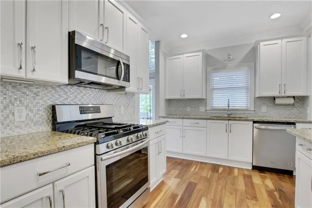 4575 Windsor Park Place, Atlanta, Georgia 30342, 4 Bedrooms Bedrooms, ,2 BathroomsBathrooms,Residential,Sold,4575 Windsor Park Place,6776222