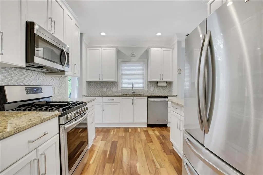4575 Windsor Park Place, Atlanta, Georgia 30342, 4 Bedrooms Bedrooms, ,2 BathroomsBathrooms,Residential,Sold,4575 Windsor Park Place,6776222