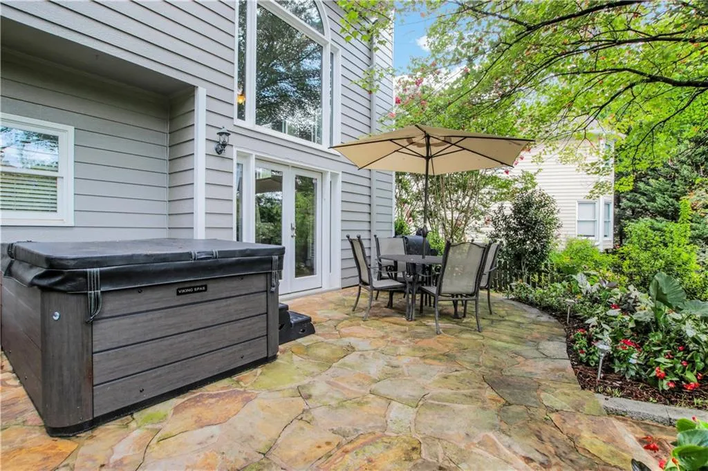4575 Windsor Park Place, Atlanta, Georgia 30342, 4 Bedrooms Bedrooms, ,2 BathroomsBathrooms,Residential,Sold,4575 Windsor Park Place,6776222